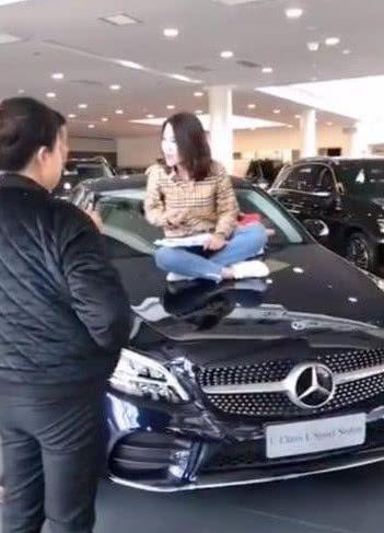 奔驰女 车主背景,从平凡到非凡的逆袭之路
