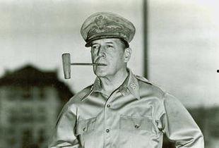 麦克阿瑟年轻照片,麦克阿瑟年轻时代的英姿飒爽